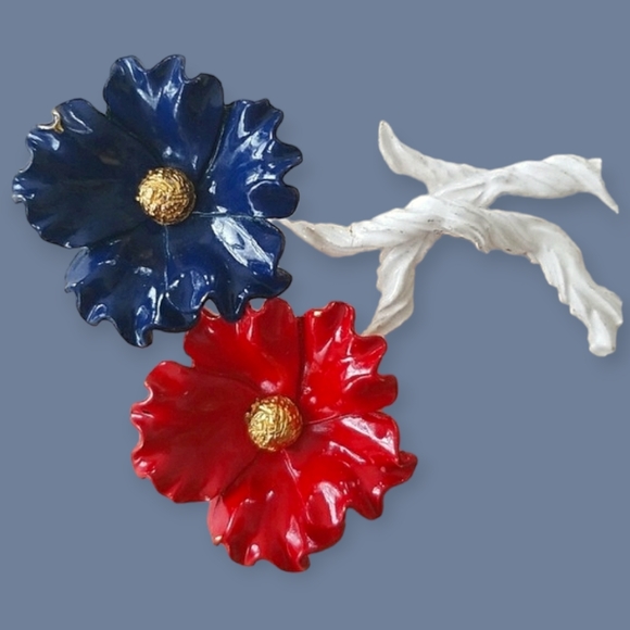 Vintage Mid Century Red White and Blue Enamel Flower Brooch - Picture 2 of 9